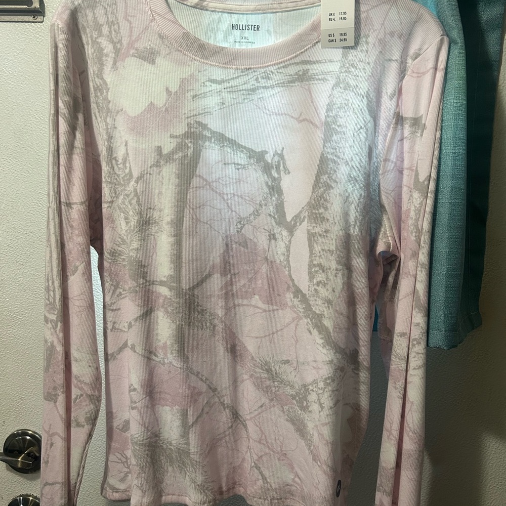 Hollister light pink camo top.